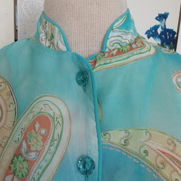 Ladies top - Picture 3 of 9